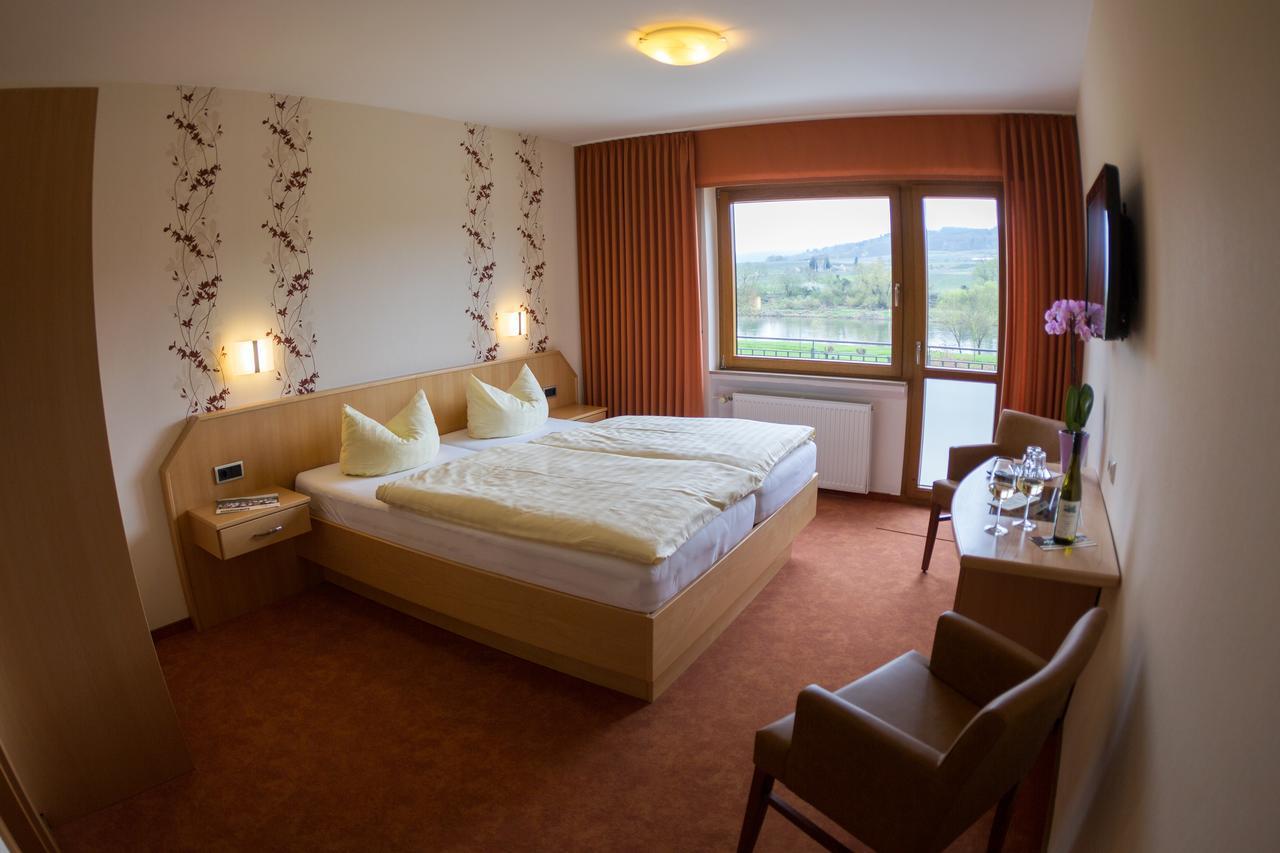 Hotel Zehnthof Ürzig Eksteriør billede
